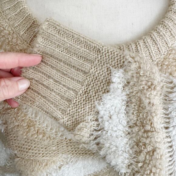 John + Jenn Tan White Loose Boucle Style Pull Over Sweater S - Picture 8 of 10
